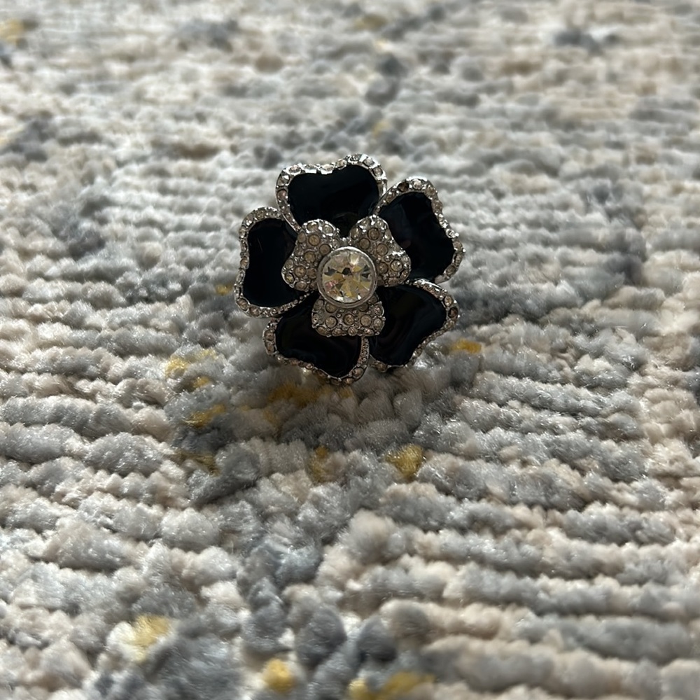 ✨FREE with purchase Lia Sophia ring